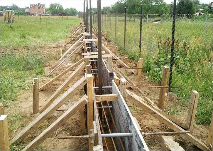 Заборы кирпичные